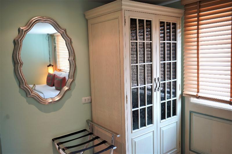 La Petite Salil Sukhumvit 11 Hotel Bangkok Ngoại thất bức ảnh
